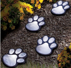 Garden Solar Bear Paw Light